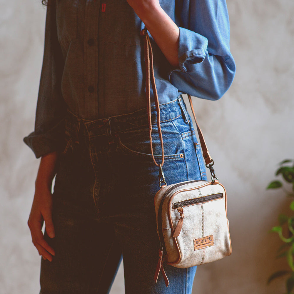 Capture Crossbody Leather Bag