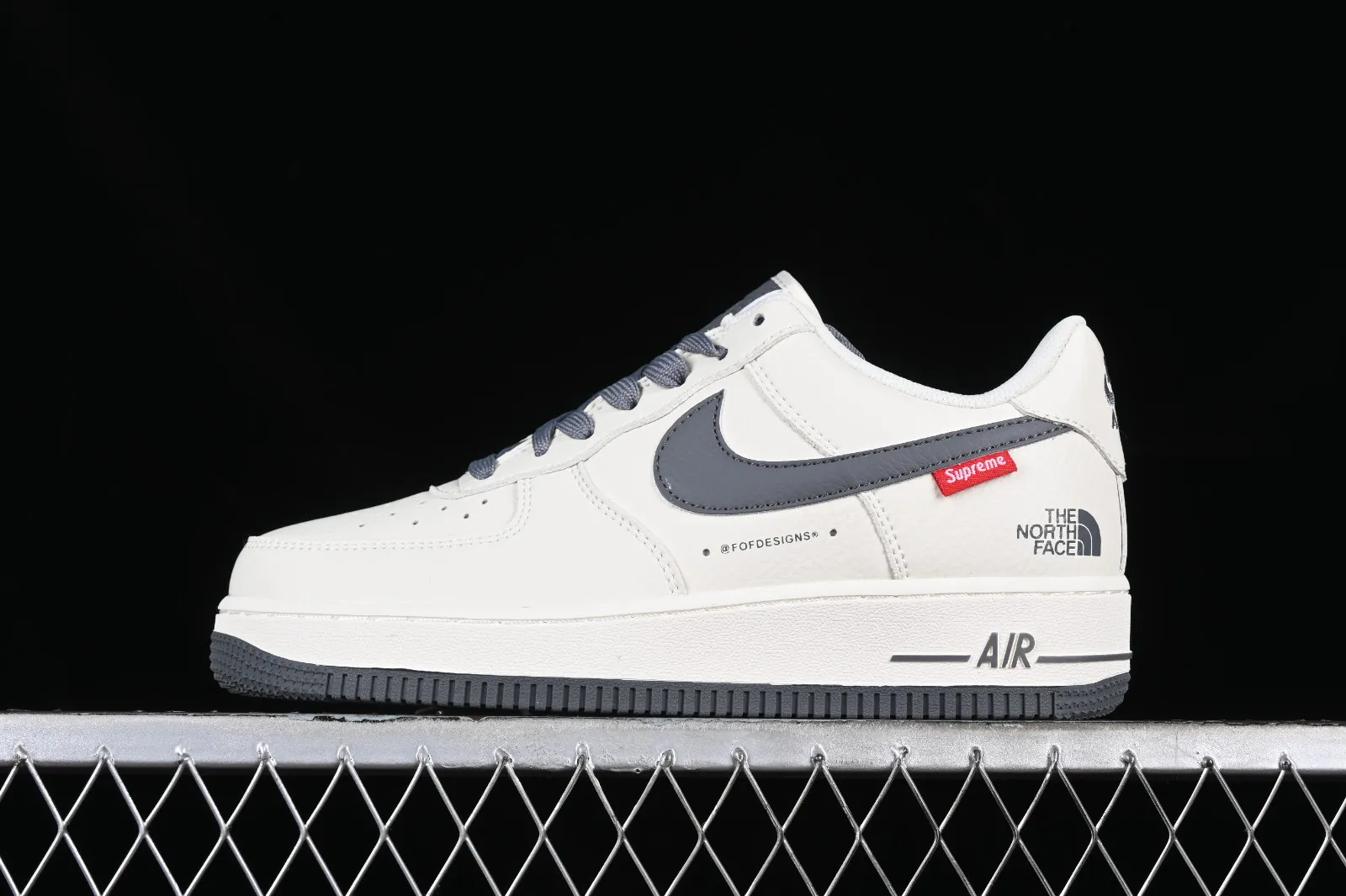 Supreme x The North Face x Nike Air Force 1 07 Low Dark Grey Off White SU2305-008