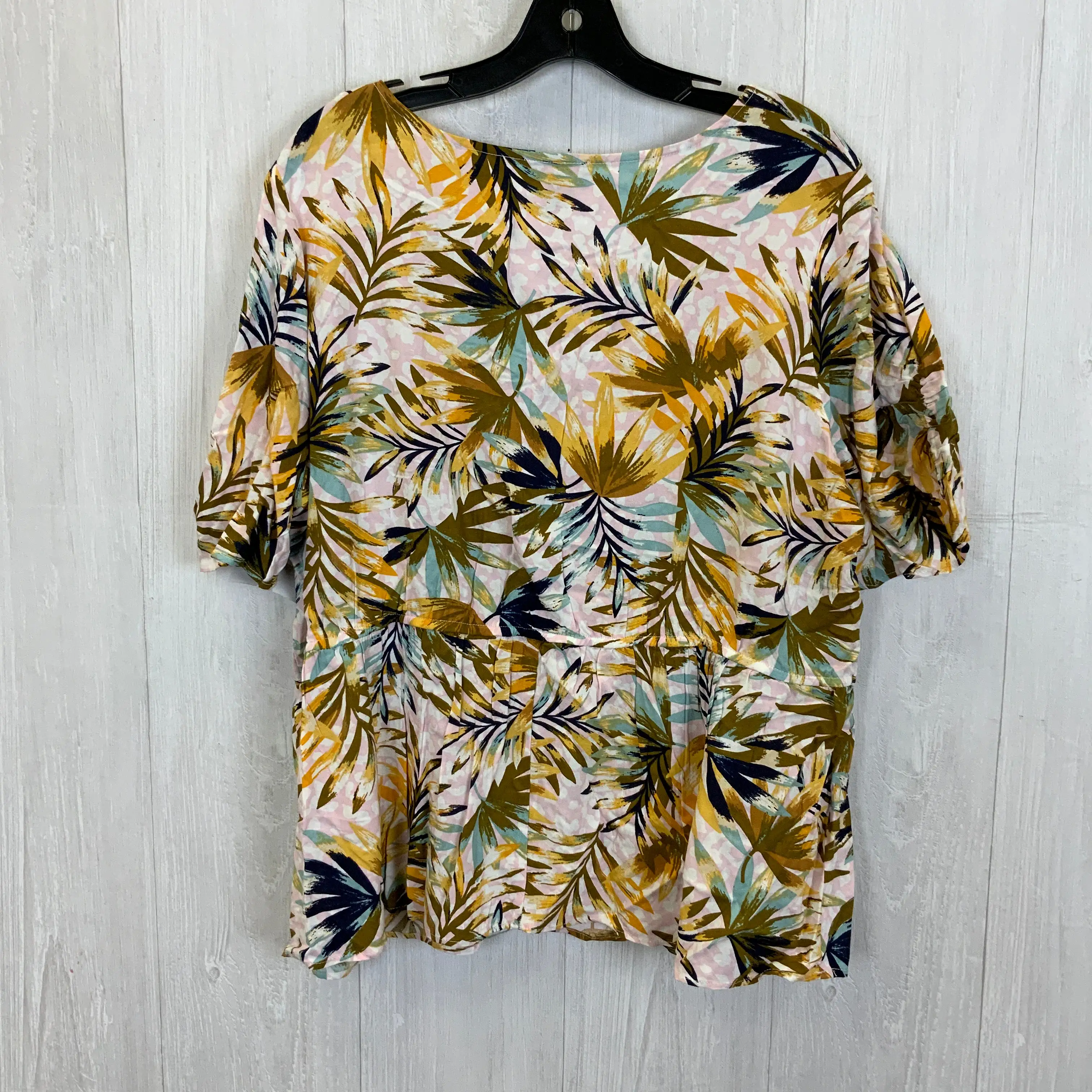 Top Short Sleeve By Jessica Simpson  Size: 2x