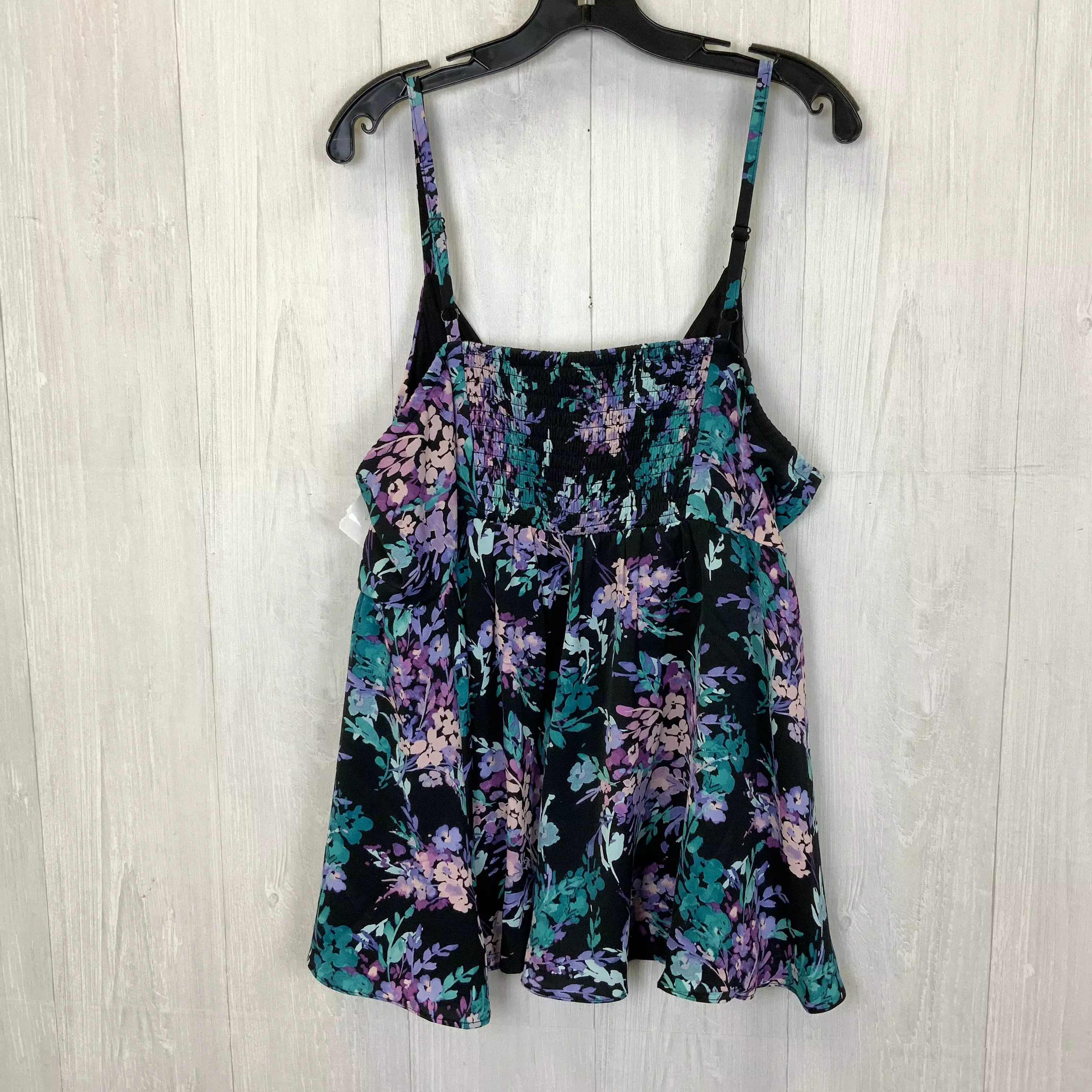 Top Sleeveless By Torrid  Size: 2x